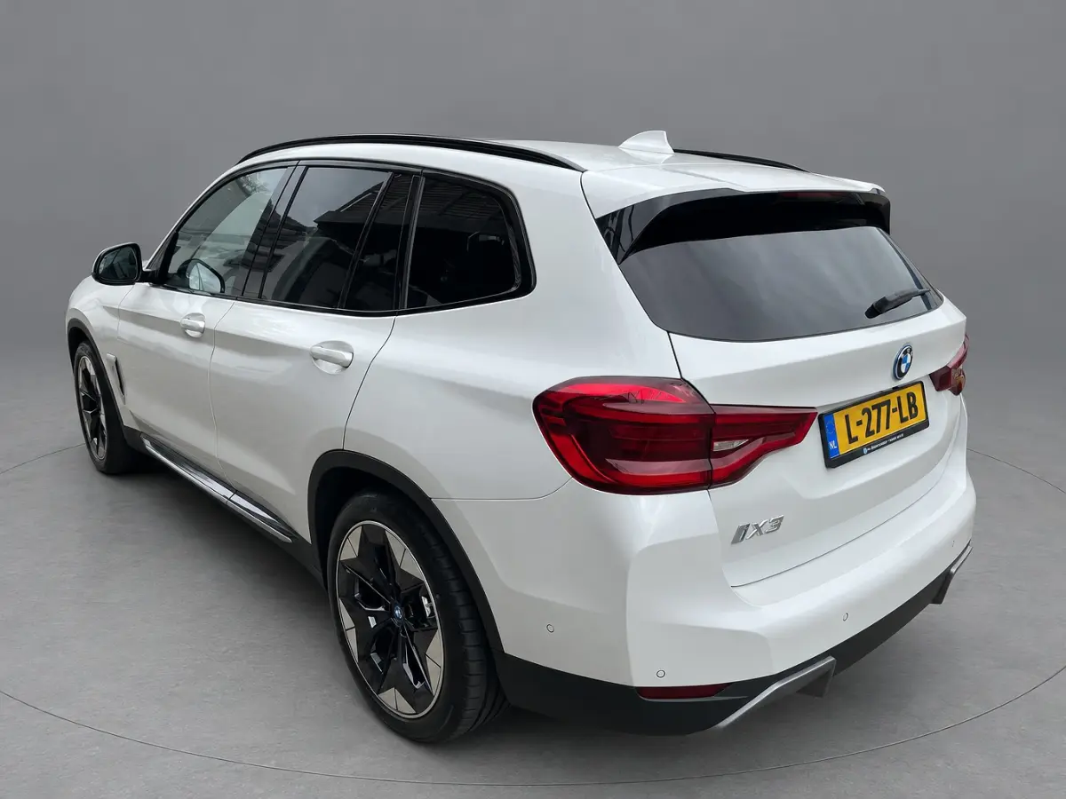 iX3 High Executive 80 kWh PANORAMA DAK, FULL OPTIOS, DEALER ONDERHOUDEN