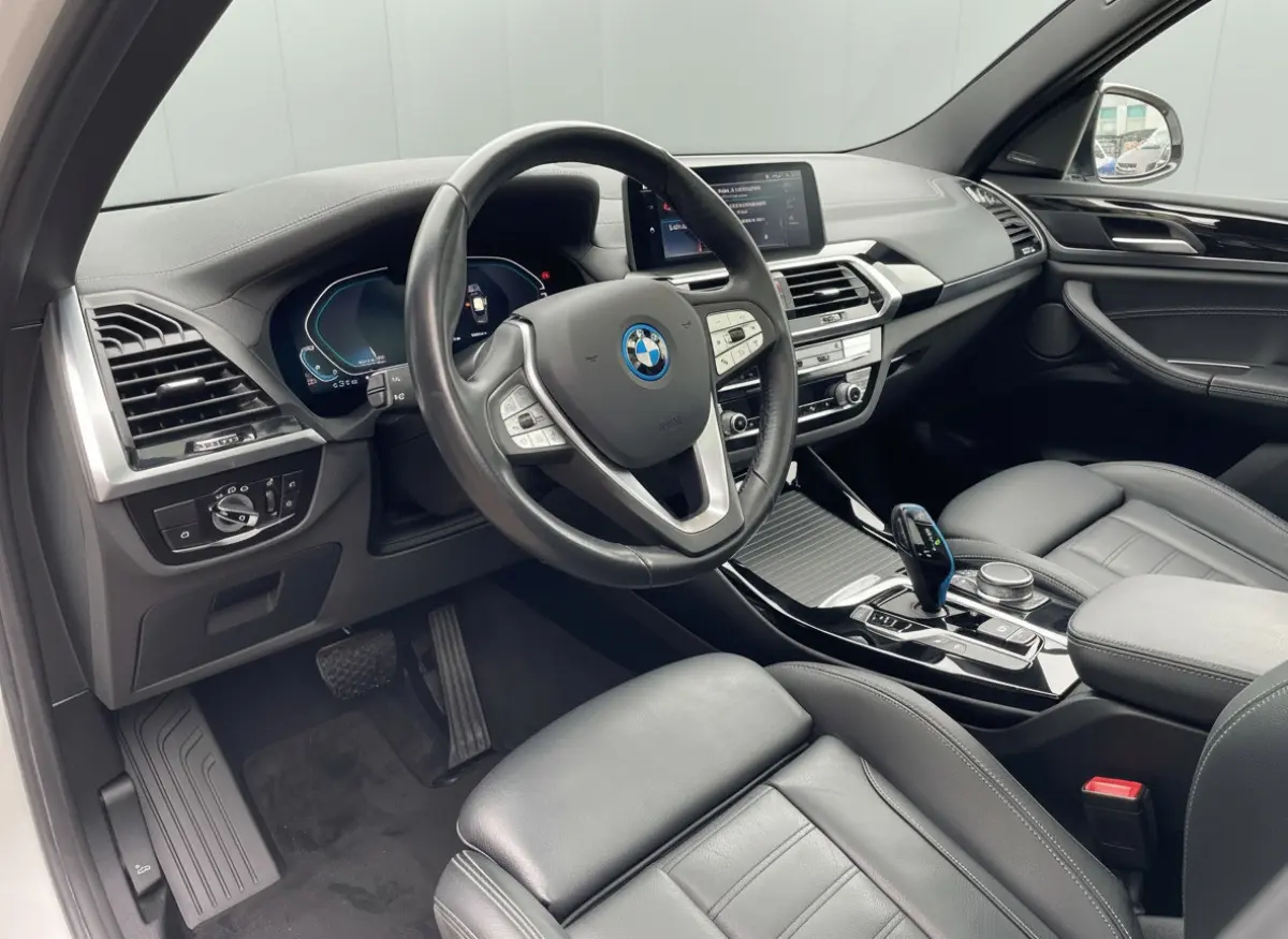 iX3 High Executive 80 kWh PANORAMA DAK, FULL OPTIOS, DEALER ONDERHOUDEN