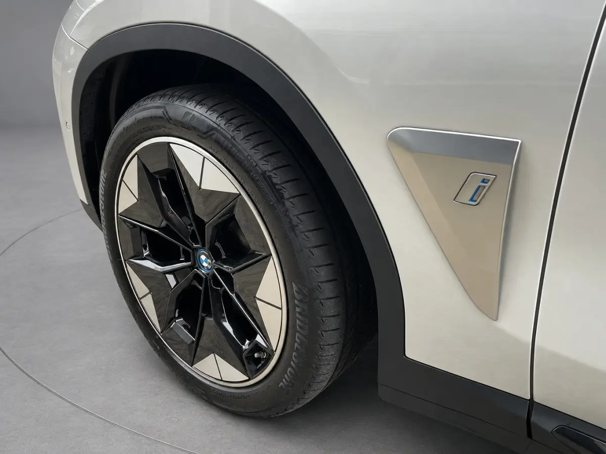iX3 High Executive 80 kWh PANORAMA DAK, FULL OPTIOS, DEALER ONDERHOUDEN