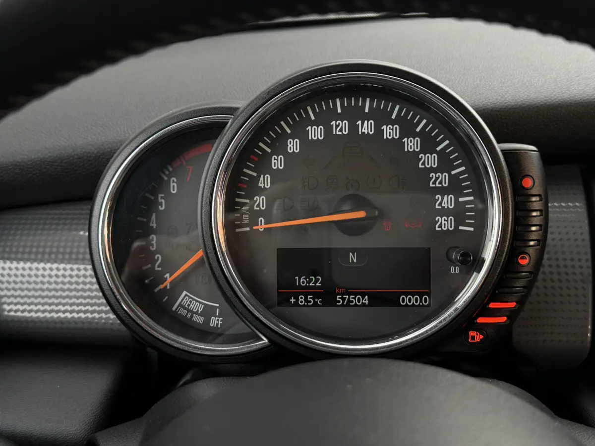 Cooper Mini 1.5 Chili Serious Business I Navi I Sportstoelen I 58000 Km