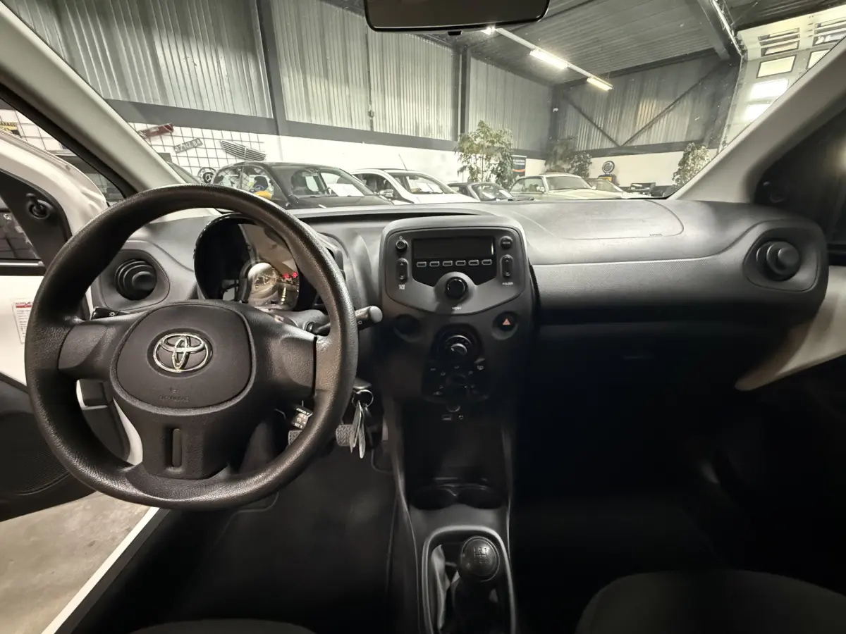 Aygo 1.0 VVT-i x-now // Airco // el. ramen