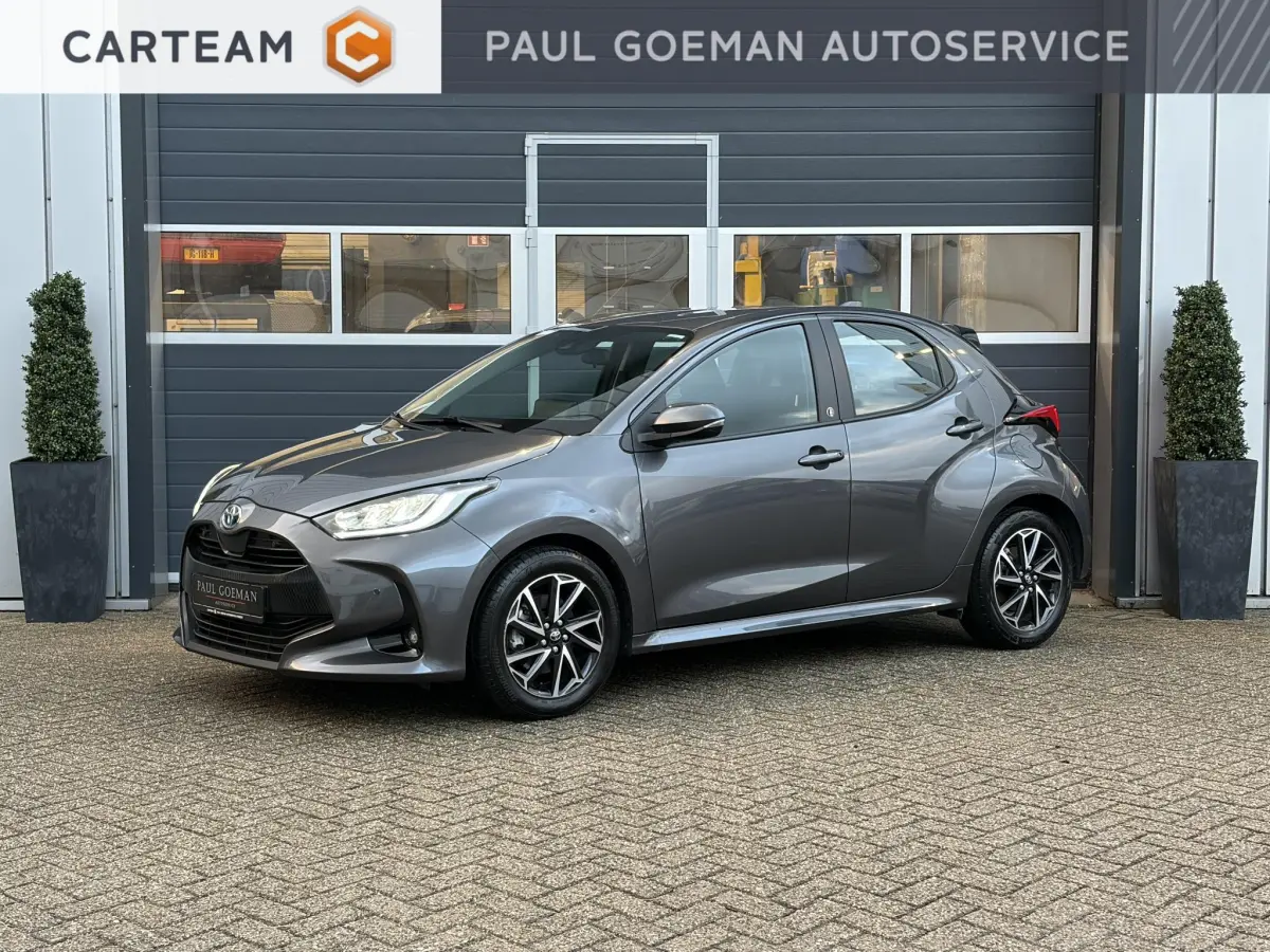 Yaris 1.5-l-VVT-i Hybrid CVT Luxe | LED | Parkeer sensoren | Camera | Dodehoek |