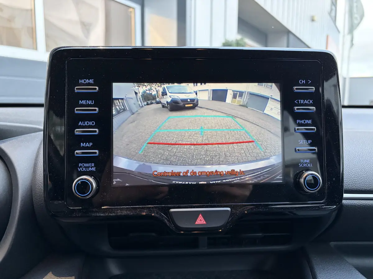 Yaris 1.5-l-VVT-i Hybrid CVT Luxe | LED | Parkeer sensoren | Camera | Dodehoek |