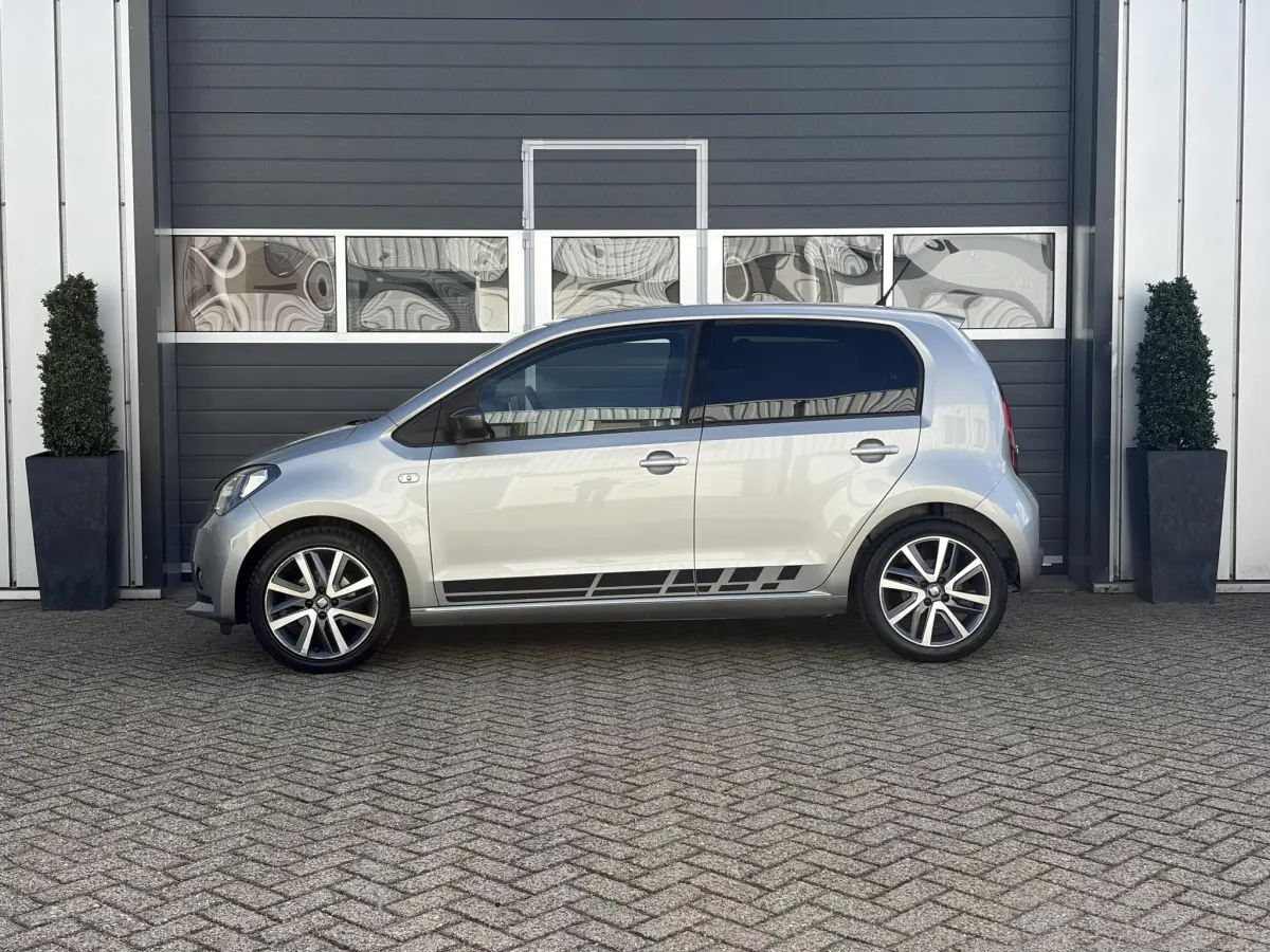 Mii 1.0 FR Connect | Seat sound | Parkeer sensoren | Airco | CV |