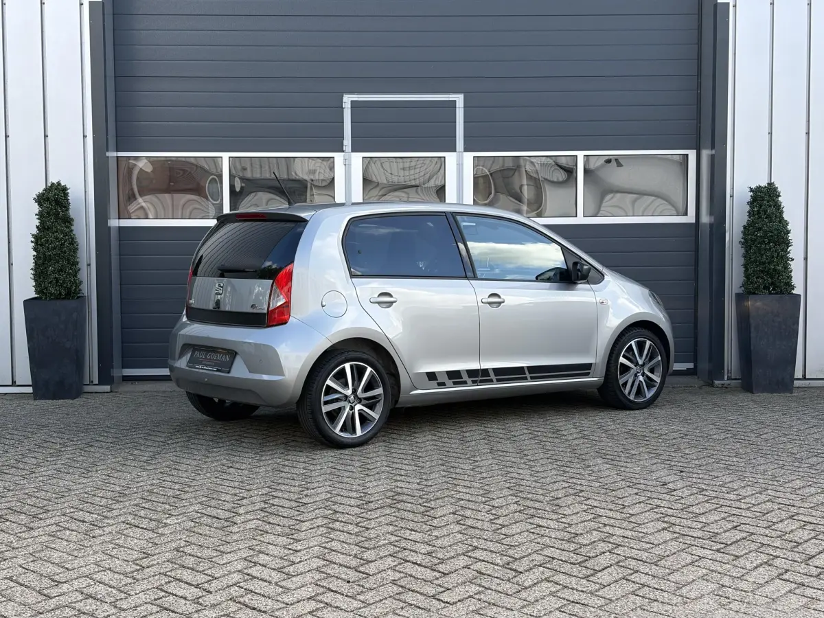Mii 1.0 FR Connect | Seat sound | Parkeer sensoren | Airco | CV |