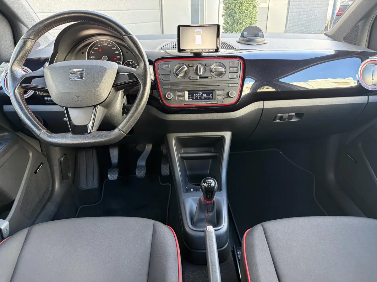 Mii 1.0 FR Connect | Seat sound | Parkeer sensoren | Airco | CV |