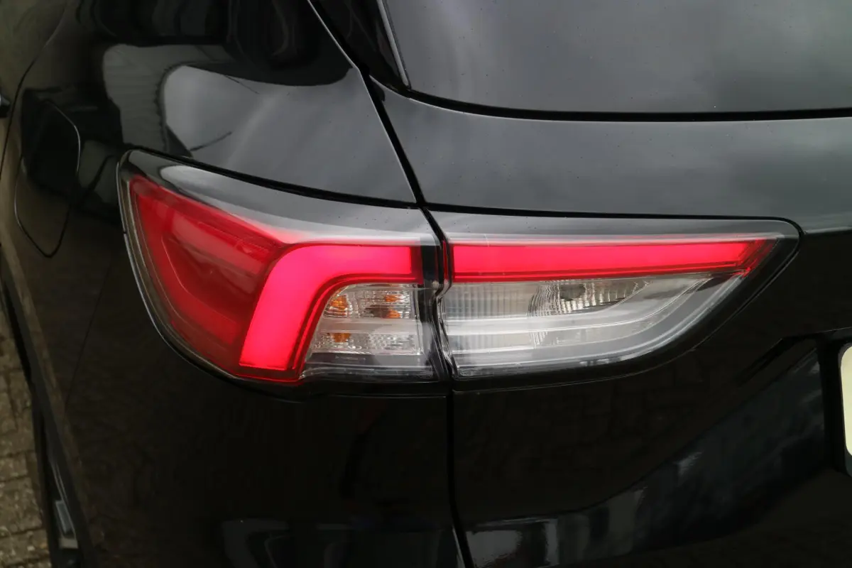 Kuga 2.5 PHEV Titanium X | Camera | Leder | LED |