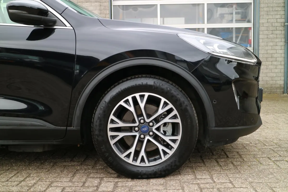 Kuga 2.5 PHEV Titanium X | Camera | Leder | LED |