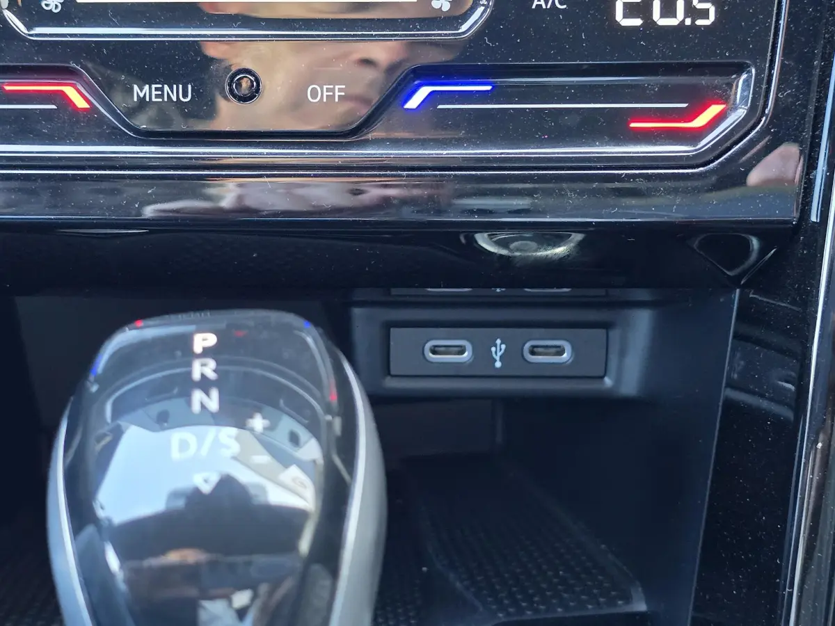 T-Roc 1.5 TSI R-Line Edition Virtual Cockpit Stuur/Stoelverwarming PDC V+A Camera