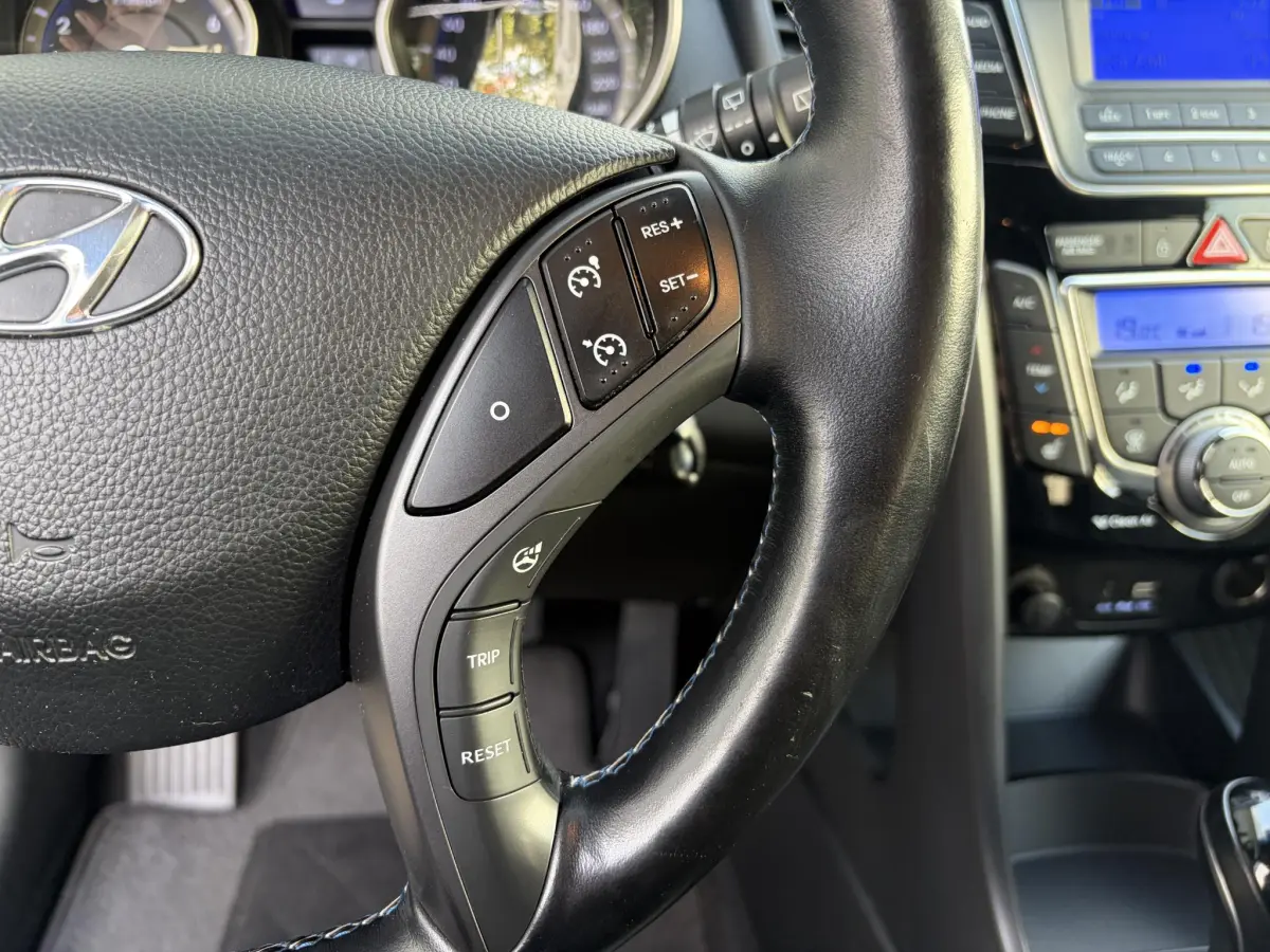 i30 Wagon 1.6 GDi Comfort | Parkeer sensoren | Stoel verwarming | Climate | Airco |