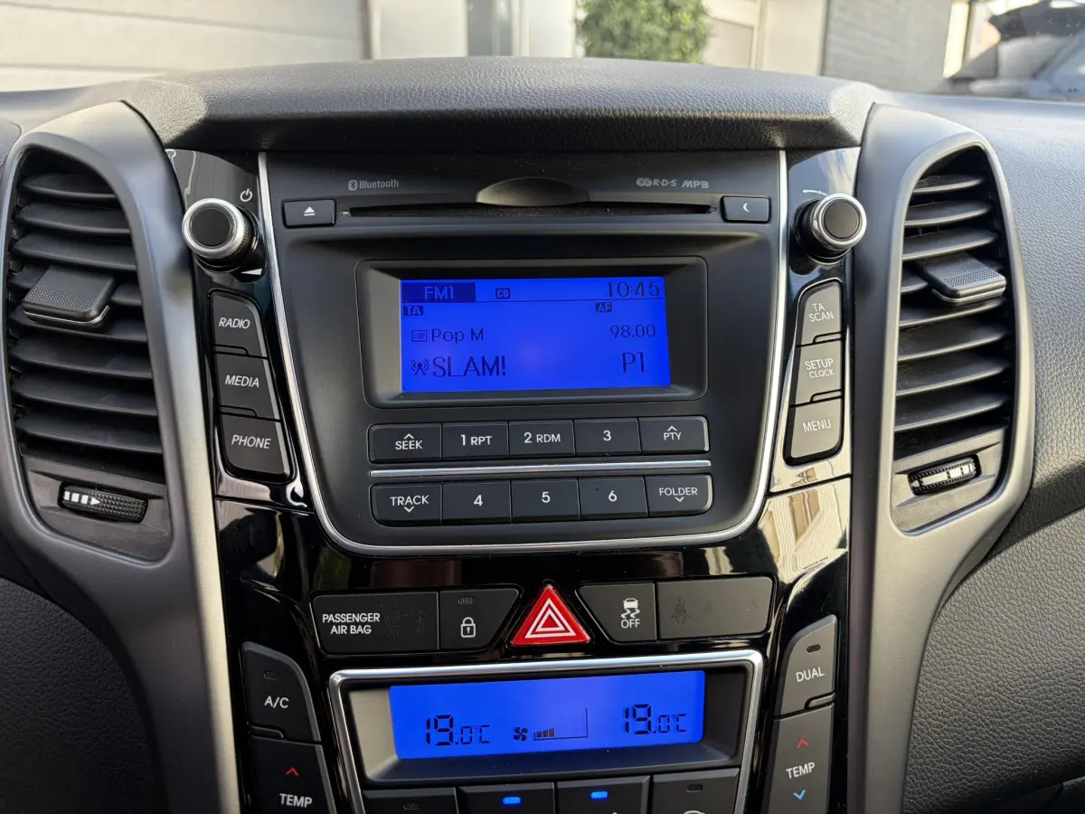 i30 Wagon 1.6 GDi Comfort | Parkeer sensoren | Stoel verwarming | Climate | Airco |