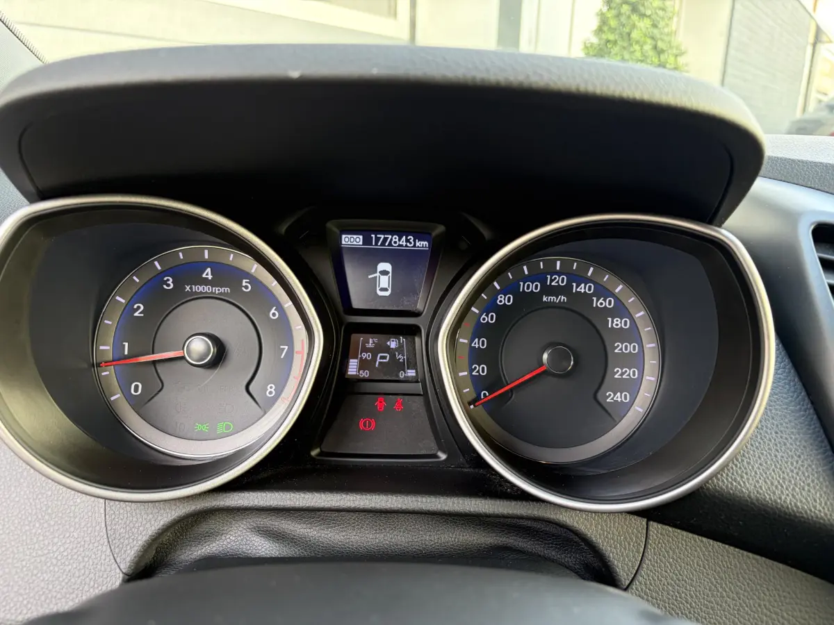 i30 Wagon 1.6 GDi Comfort | Parkeer sensoren | Stoel verwarming | Climate | Airco |