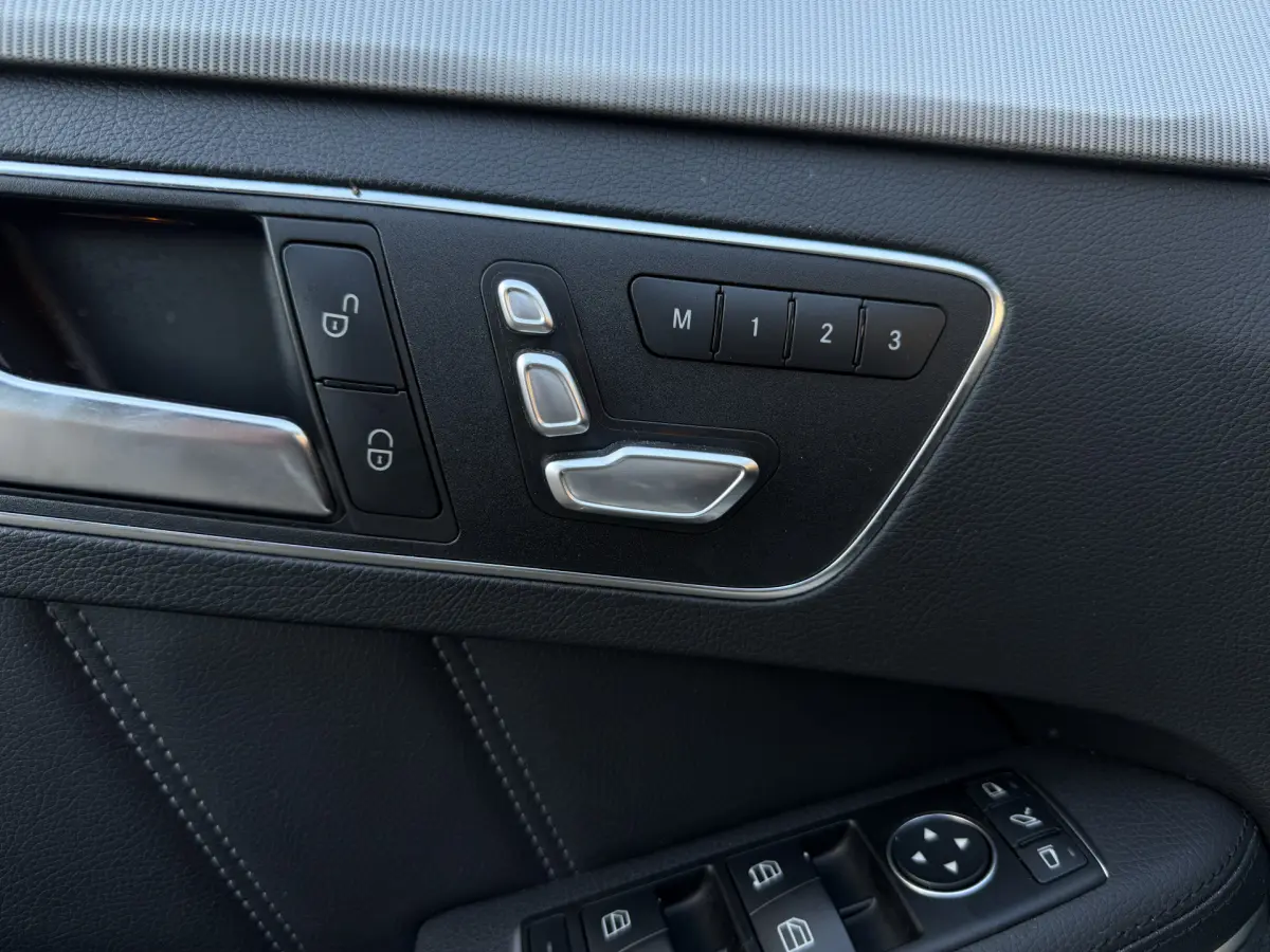 E-Klasse Estate 300 BlueTEC HYBRID Prestige Avantgarde AMG I Aut. I Leder I Schuifdak I Navi