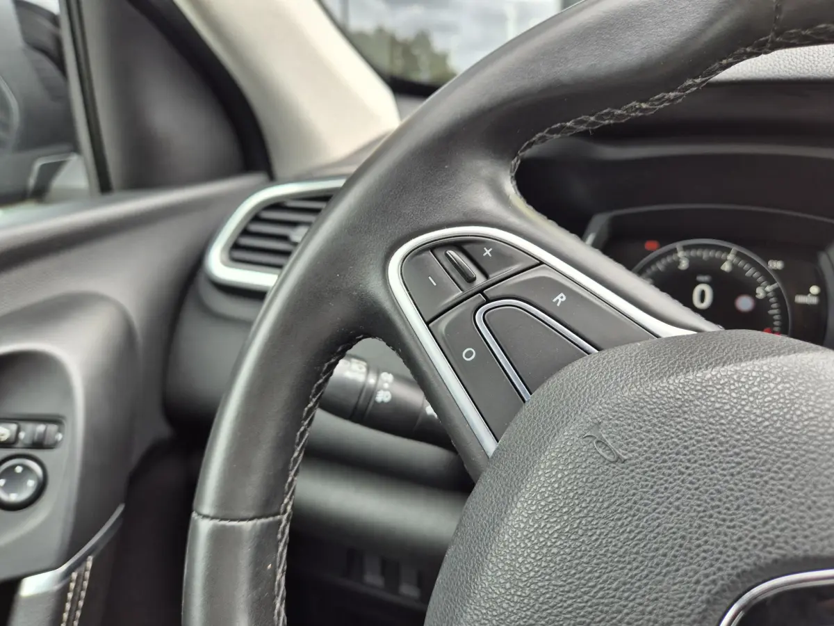 Kadjar TCe 130 Bose Camera + P-sensoren, Dode hoek bewaking, BOSE Audio, Navigatie