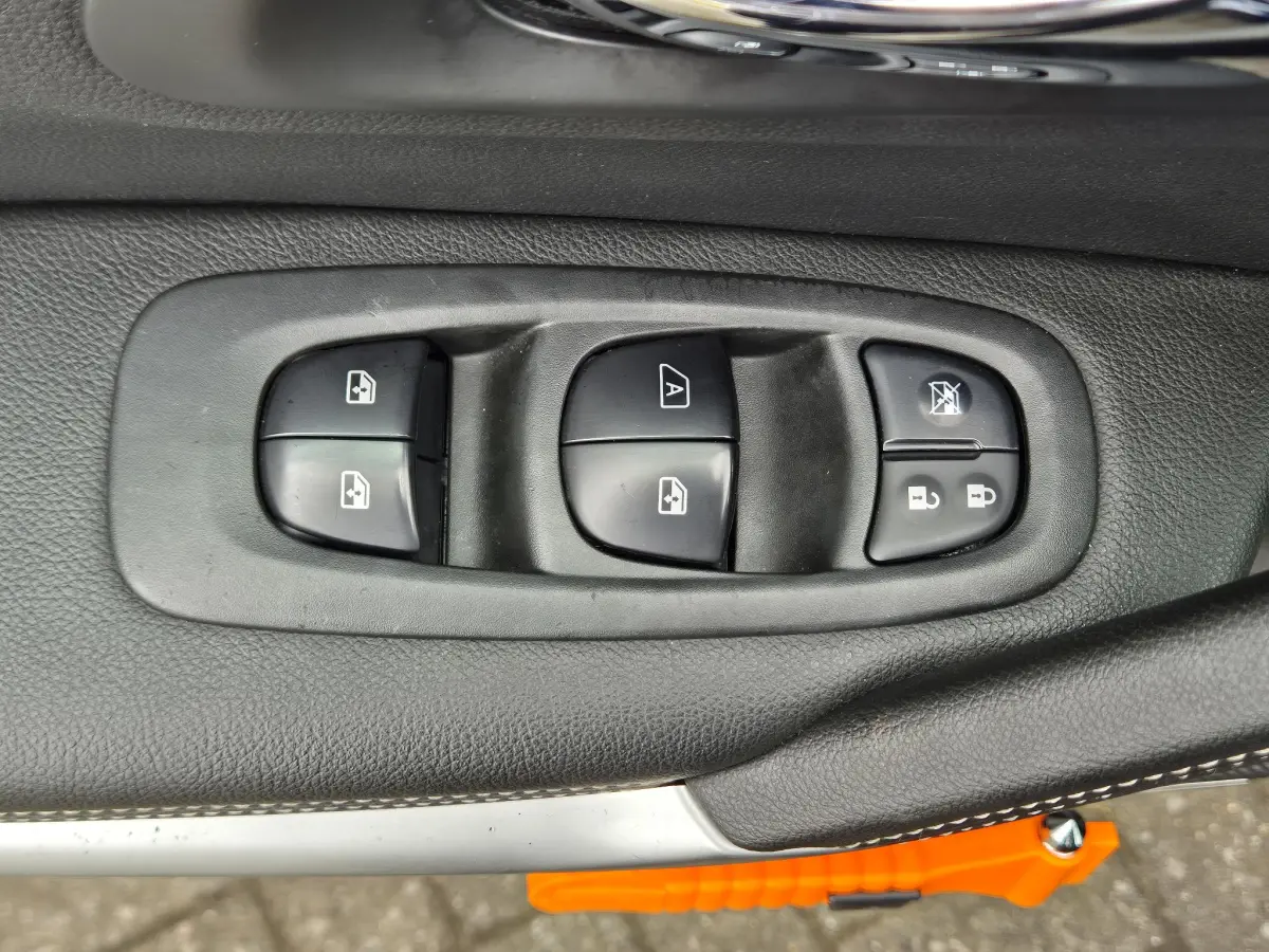 Kadjar TCe 130 Bose Camera + P-sensoren, Dode hoek bewaking, BOSE Audio, Navigatie