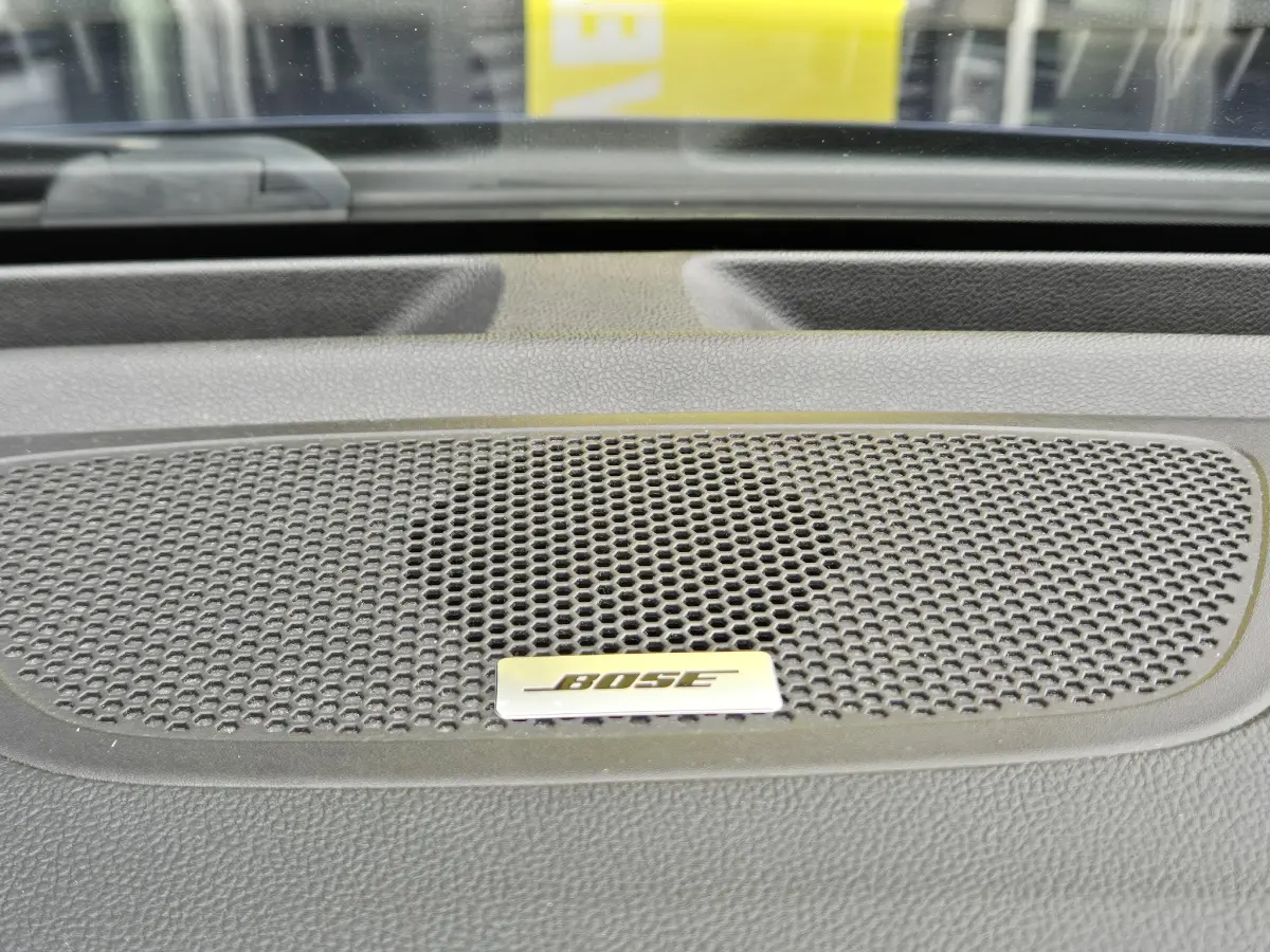 Kadjar TCe 130 Bose Camera + P-sensoren, Dode hoek bewaking, BOSE Audio, Navigatie