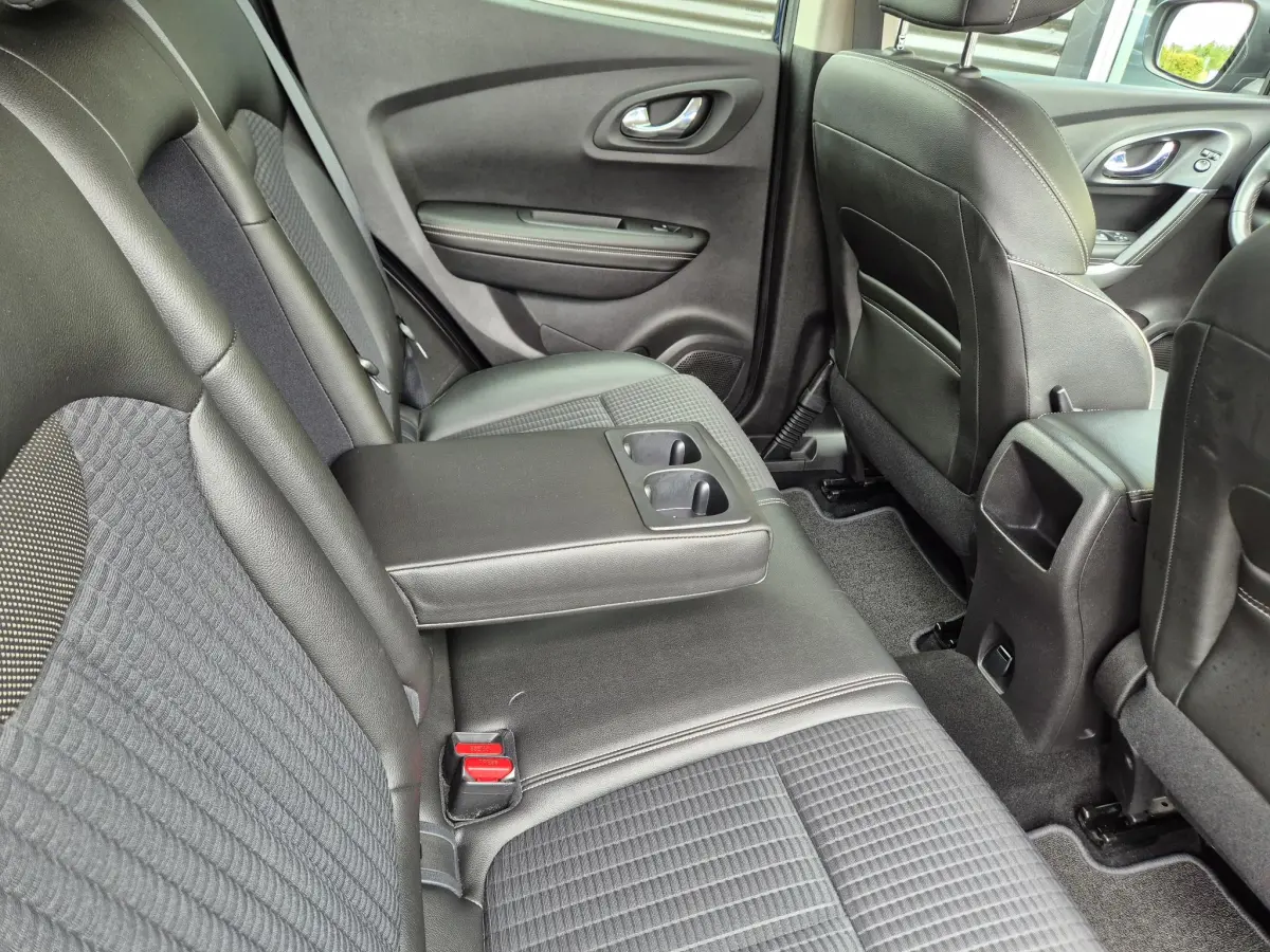 Kadjar TCe 130 Bose Camera + P-sensoren, Dode hoek bewaking, BOSE Audio, Navigatie