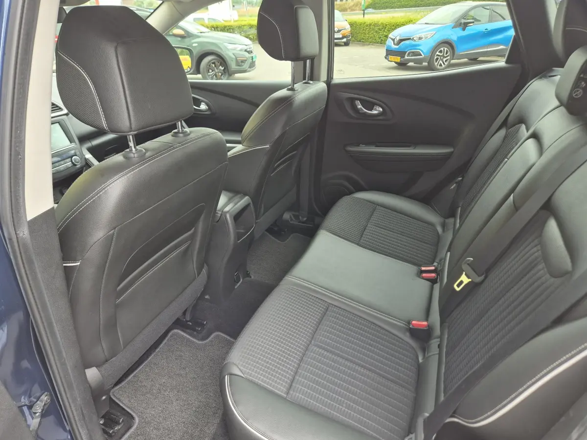 Kadjar TCe 130 Bose Camera + P-sensoren, Dode hoek bewaking, BOSE Audio, Navigatie