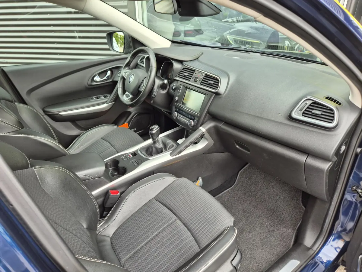 Kadjar TCe 130 Bose Camera + P-sensoren, Dode hoek bewaking, BOSE Audio, Navigatie