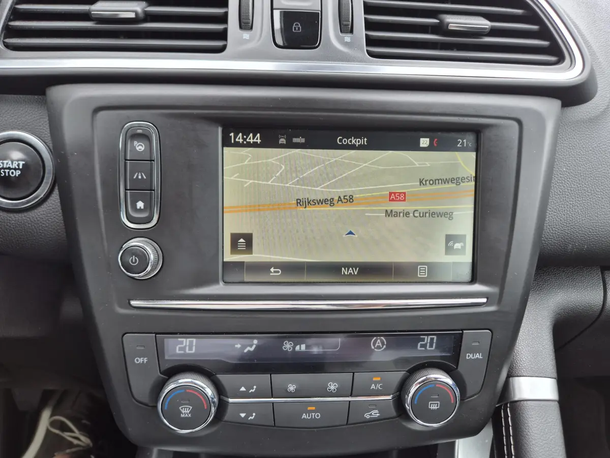 Kadjar TCe 130 Bose Camera + P-sensoren, Dode hoek bewaking, BOSE Audio, Navigatie