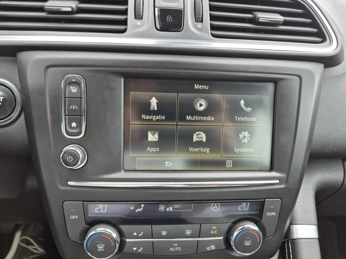 Kadjar TCe 130 Bose Camera + P-sensoren, Dode hoek bewaking, BOSE Audio, Navigatie