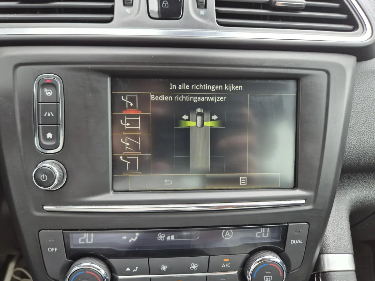 Kadjar TCe 130 Bose Camera + P-sensoren, Dode hoek bewaking, BOSE Audio, Navigatie