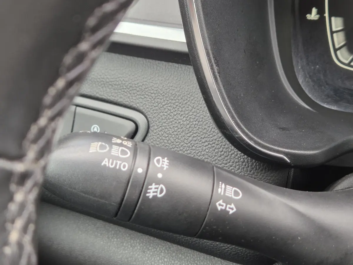Kadjar TCe 130 Bose Camera + P-sensoren, Dode hoek bewaking, BOSE Audio, Navigatie