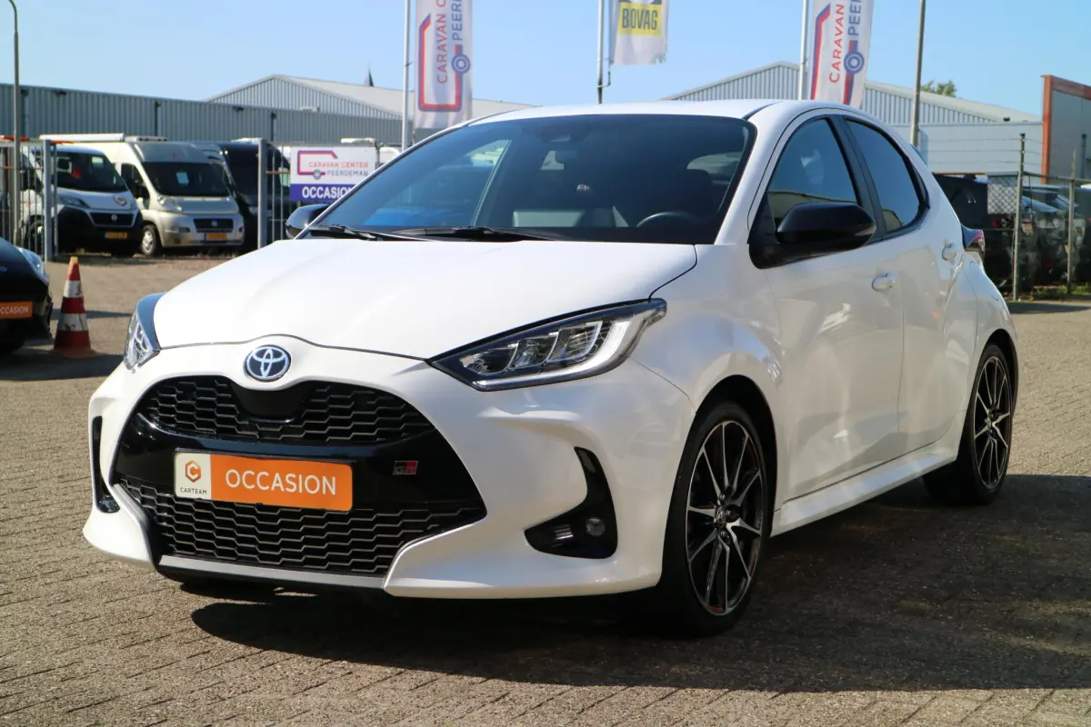 Yaris 1.5 Hybrid GR Sport | Automaat! | Blindspot | Carplay! |