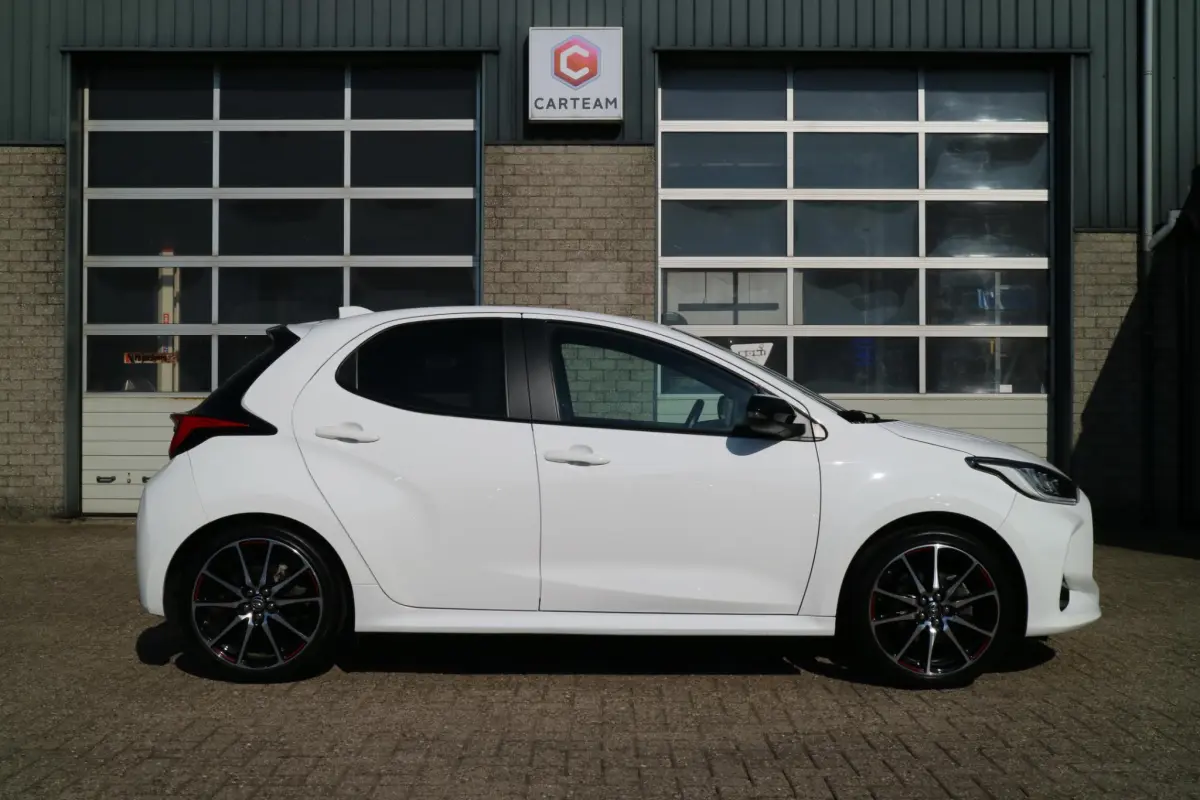 Yaris 1.5 Hybrid GR Sport | Automaat! | Blindspot | Carplay! |