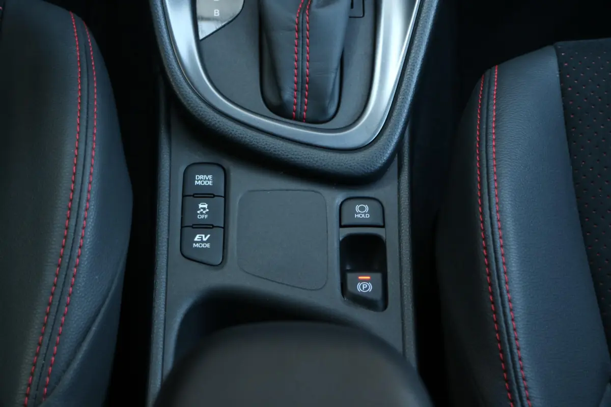 Yaris 1.5 Hybrid GR Sport | Automaat! | Blindspot | Carplay! |