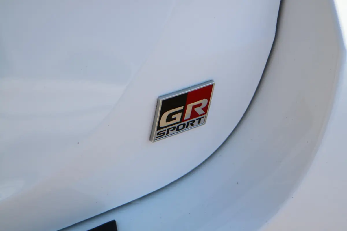 Yaris 1.5 Hybrid GR Sport | Automaat! | Blindspot | Carplay! |