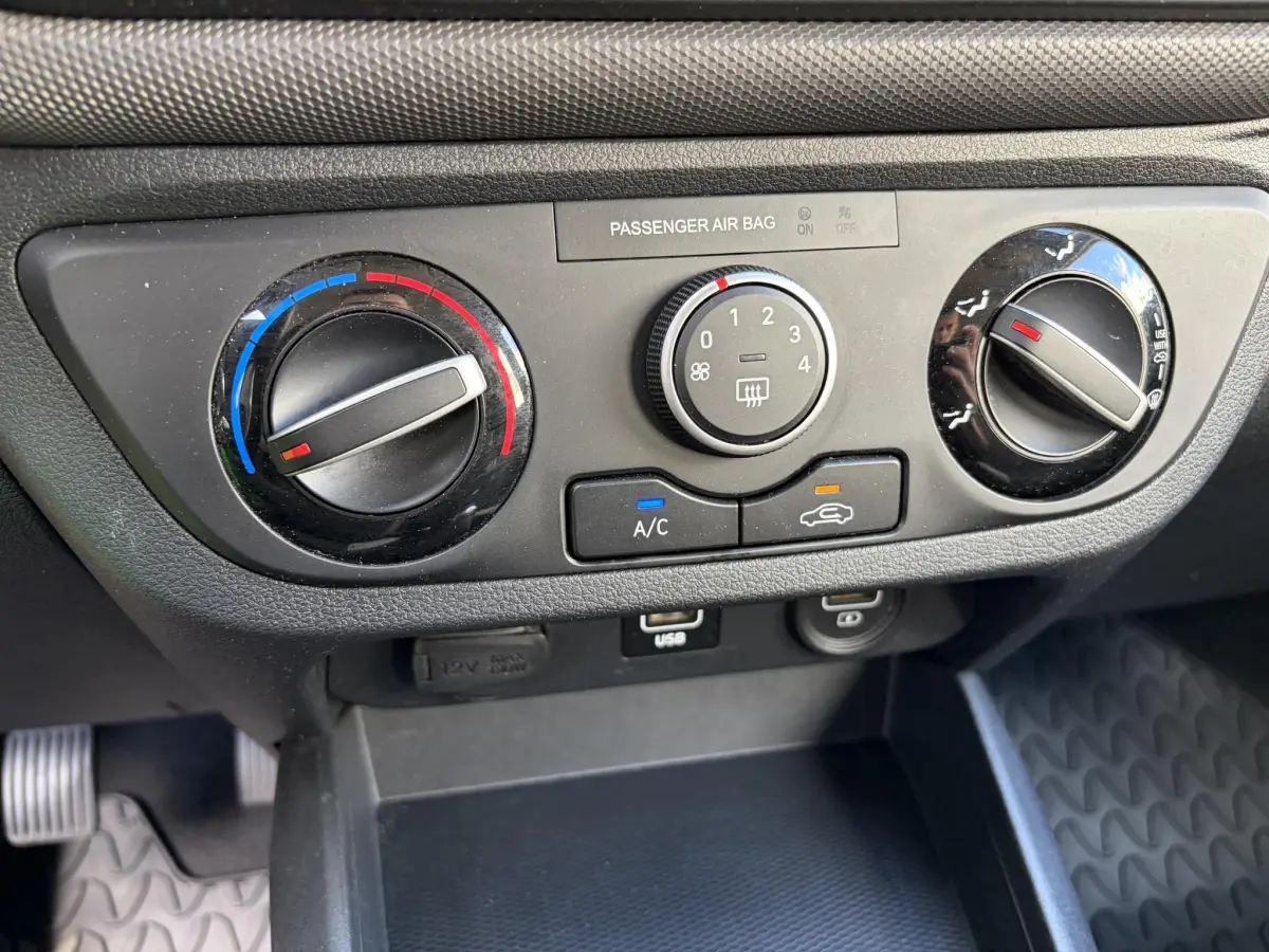 i10 1.0 Comfort 5-zits | Lichtmetaal | Elektrische ramen | CV | Parkeer sensoren |