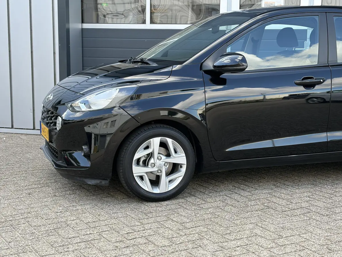 i10 1.0 Comfort 5-zits | Lichtmetaal | Elektrische ramen | CV | Parkeer sensoren |
