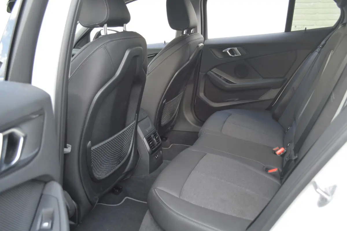 1 Serie 118i Automaat / BOVAG RIJKLAARPRIJS