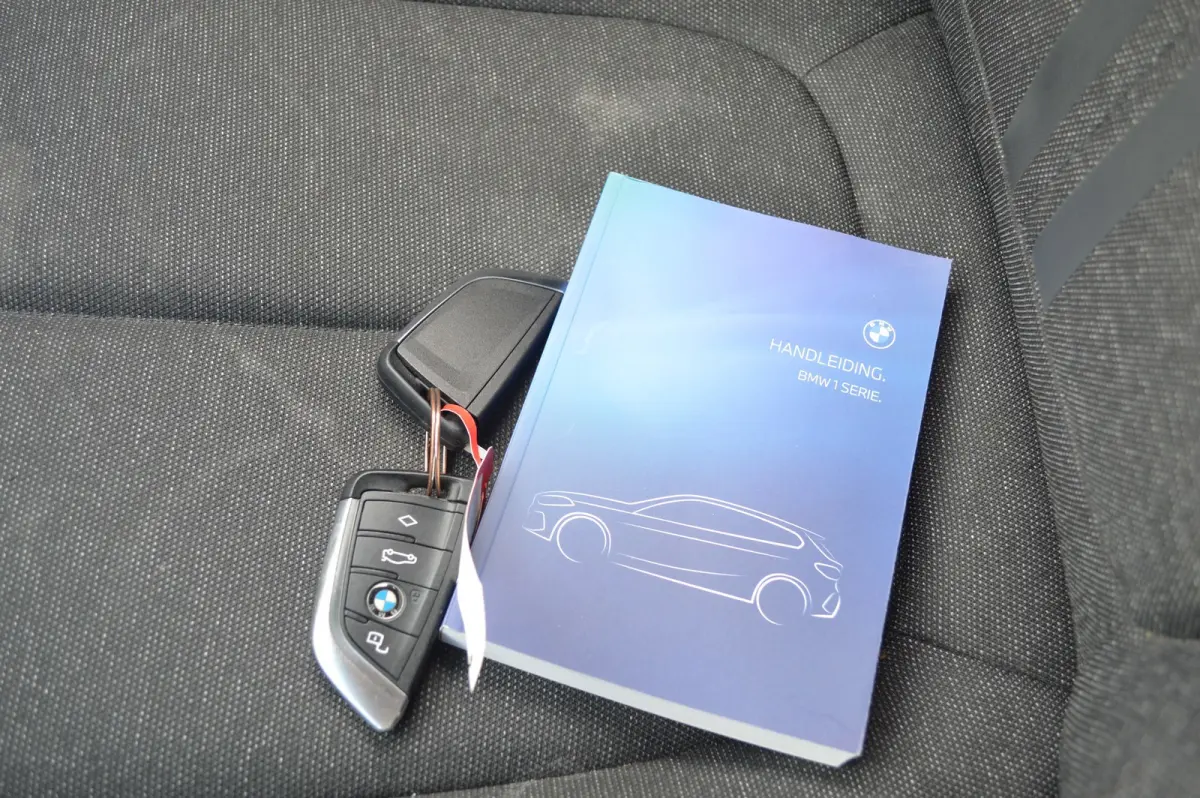 1 Serie 118i Automaat / BOVAG RIJKLAARPRIJS