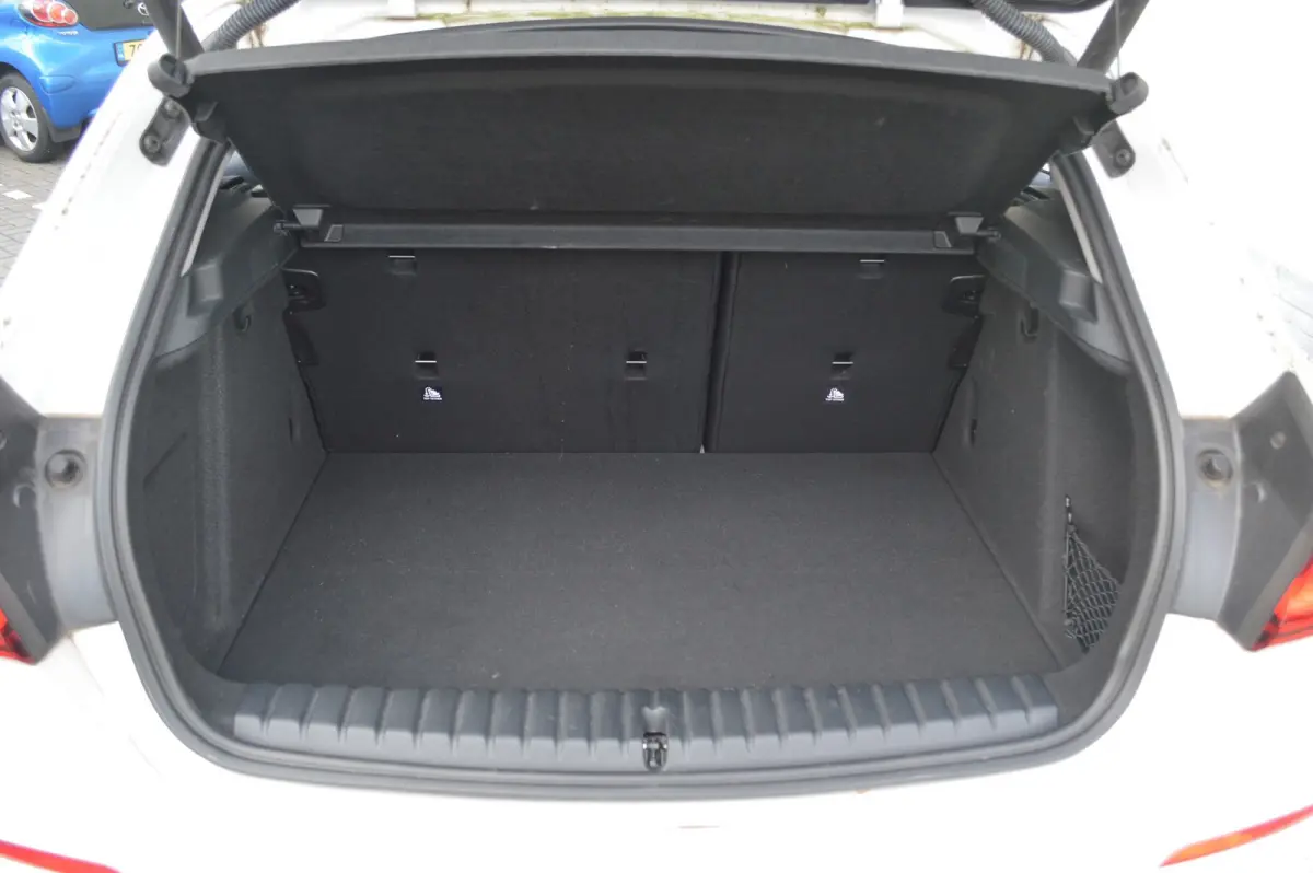 1 Serie 118i Automaat / BOVAG RIJKLAARPRIJS