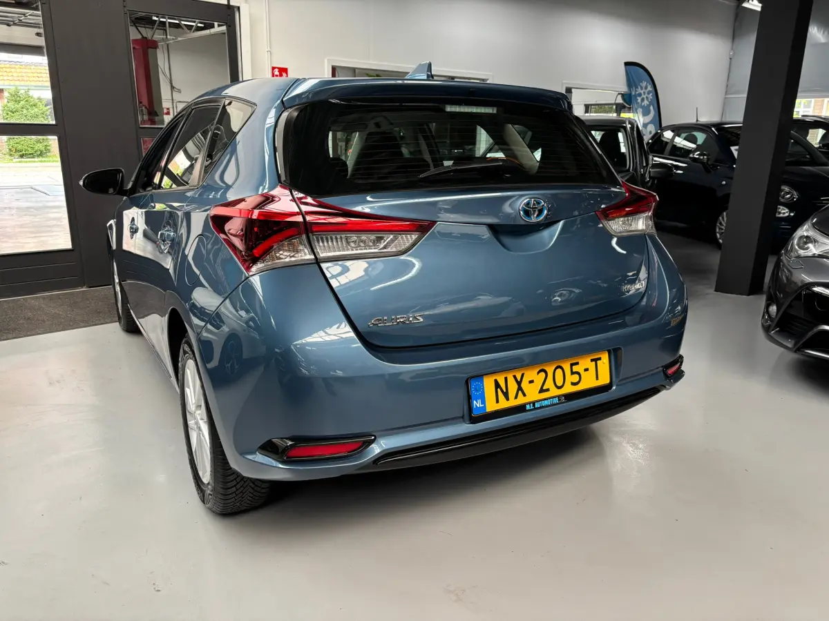 Auris 1.8 Hybrid Now