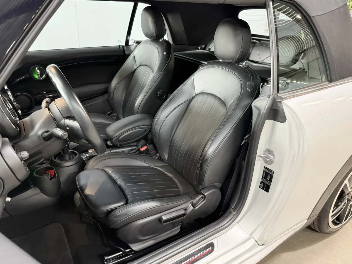 Cooper Cabrio 1.5 Salt // Leer // Mini Yours // JCW!