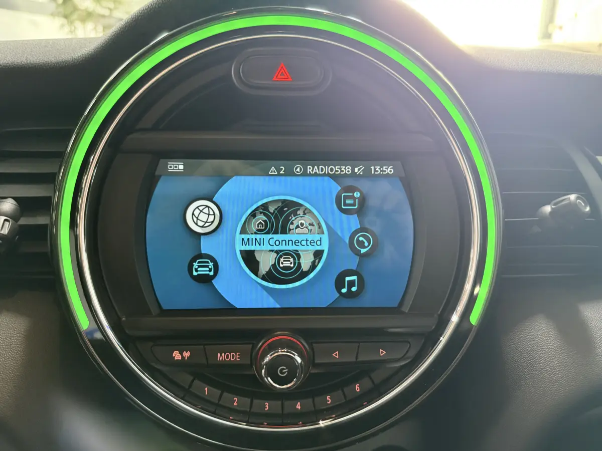 Cooper Cabrio 1.5 Salt // Leer // Mini Yours // JCW!