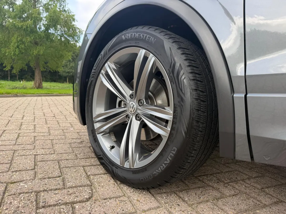 Tiguan 1.4 TSI R LINE BOVAG GARANTIE CARPLAY/PANO/NAVI