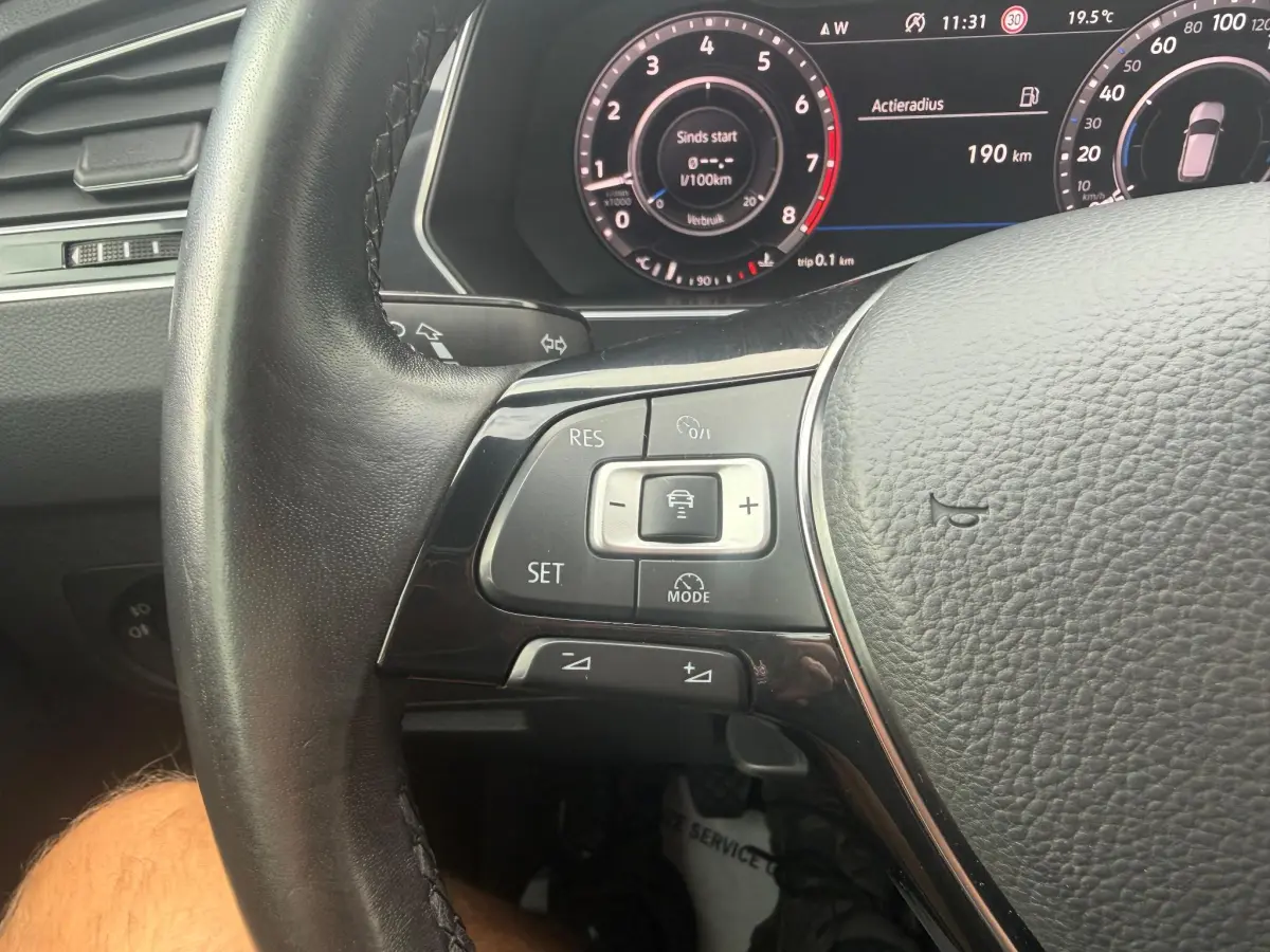 Tiguan 1.4 TSI R LINE BOVAG GARANTIE CARPLAY/PANO/NAVI