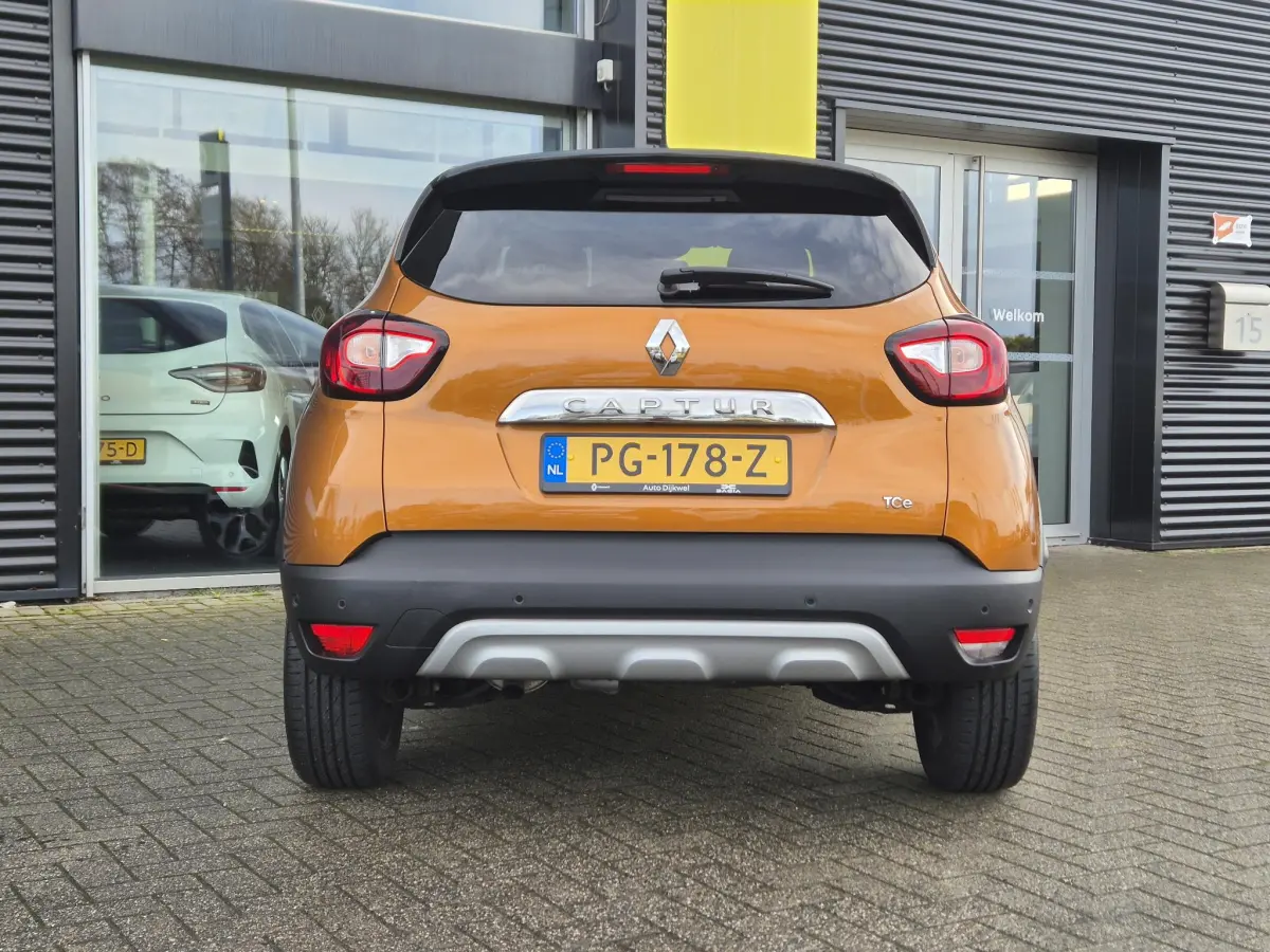 Captur TCe 120 EDC AUTOMAAT Intens Bose® Audiosystem, Panoramadak, Camera, Pack Easy Life