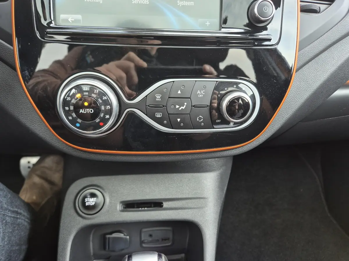 Captur TCe 120 EDC AUTOMAAT Intens Bose® Audiosystem, Panoramadak, Camera, Pack Easy Life