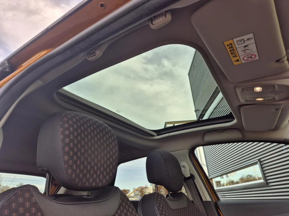 Captur TCe 120 EDC AUTOMAAT Intens Bose® Audiosystem, Panoramadak, Camera, Pack Easy Life