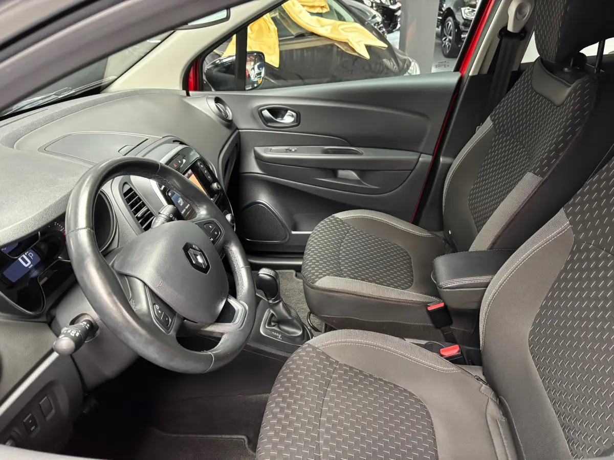 Captur 1.2 TCe Intens / Camera / Navigatie