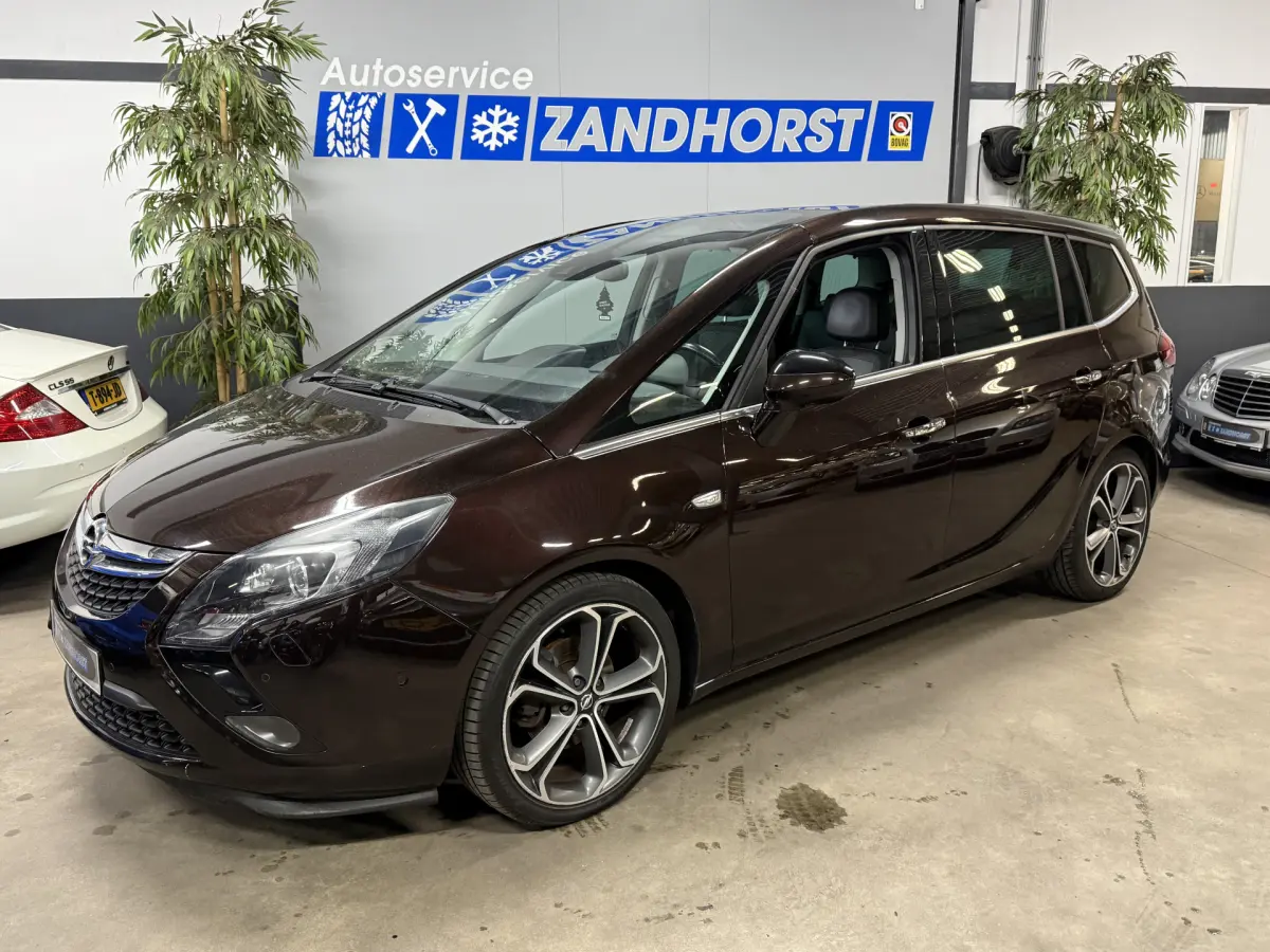 Opel Zafira 2012 Benzine Handgeschakeld leasen