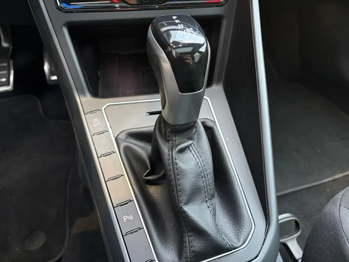 Polo 1.0 TSI R-Line | 3x R-Line | Pano | IQ Light | Camera | Parkeer sensoren |