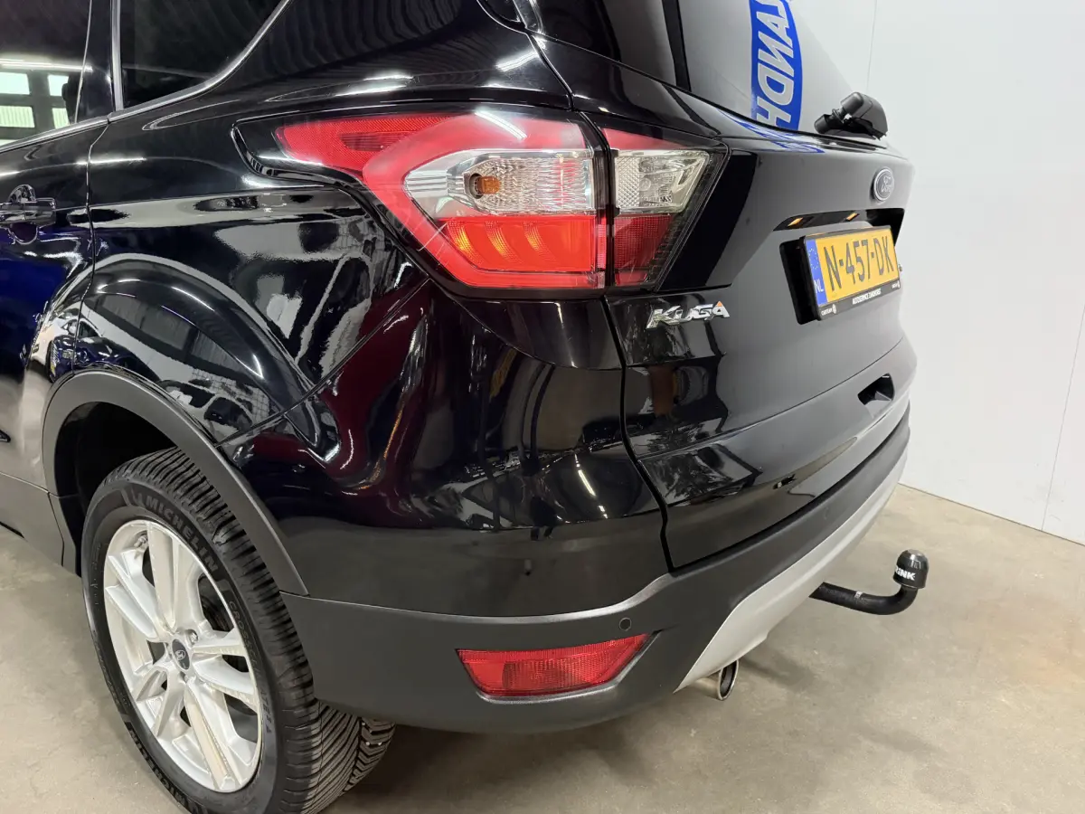 Kuga 1.5 EcoBoost Titanium // Stoelverw. // 18 inch