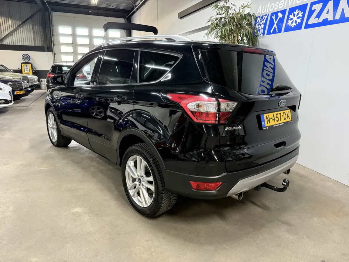 Kuga 1.5 EcoBoost Titanium // Stoelverw. // 18 inch