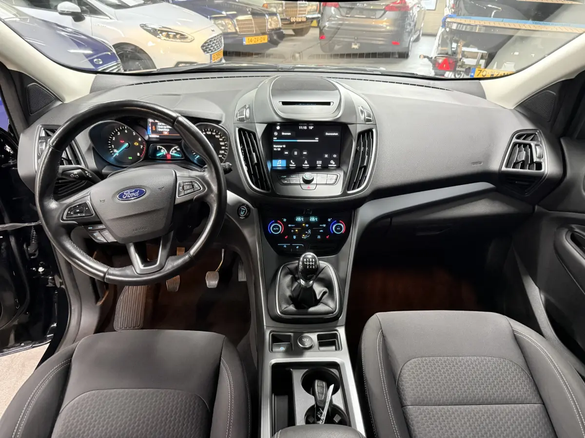 Kuga 1.5 EcoBoost Titanium // Stoelverw. // 18 inch